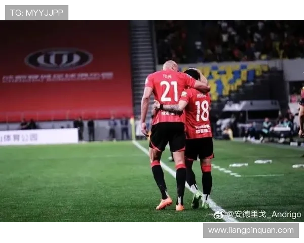 费利佩复出帽子戏法 蓉城大胜西海岸 费利佩复出帽子戏法 蓉城大胜西海岸